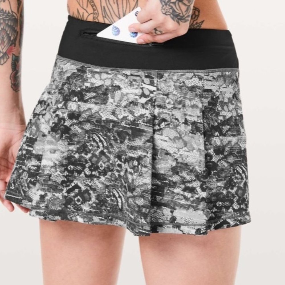 Lululemon  Pace Rival tennis Skirt, Skort black grey Masked Lace sz 4